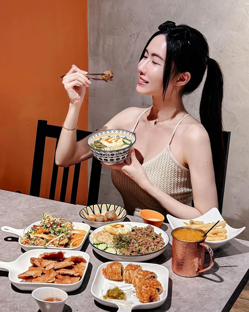 「泰吉食坊」板橋隱藏泰式餐廳！濃郁打拋豬、酥脆椒麻雞、起司牛肉捲、品味東南亞風味！
