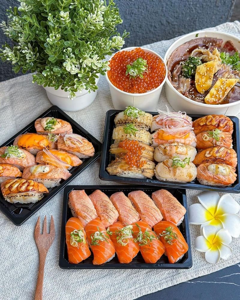「呦！壽司Sushi」高雄左營外帶壽司專賣店！近50種選擇、超豐富炙燒鮭魚握壽司！