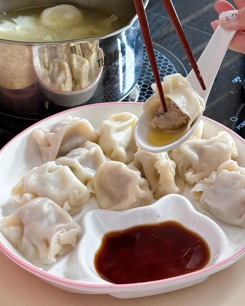 「王品懶人料理水餃系列」蔥燒牛肉、剝皮辣椒豬肉、高麗菜豬肉口味、飽滿造型、Q彈皮、肉餡豐盈、濃郁爆汁口感!