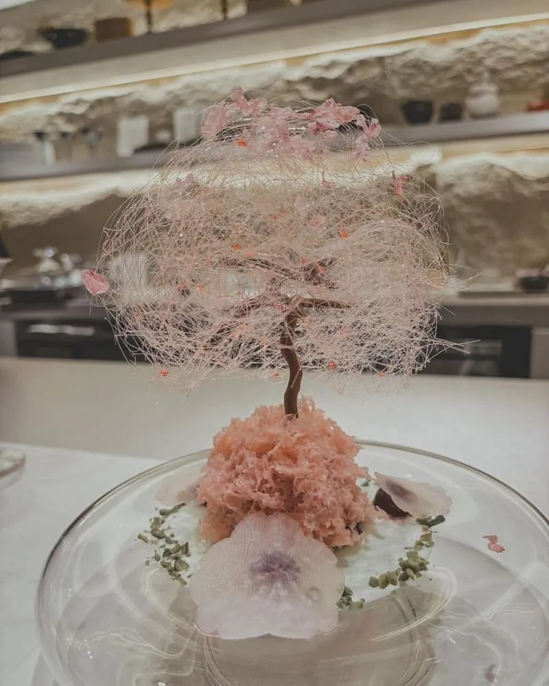 「akeruE Dessert」台北大安盤式甜點店、平塚牧人主廚再度展現獨特想像、春季創意甜點饗宴！