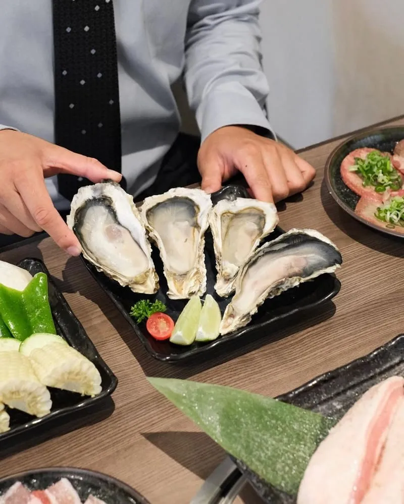 「胡同裏燒肉」新北新店日式燒肉、女王套餐母親節聚會饗宴、寵物友善餐廳、萱Ⓝⓘ推薦!