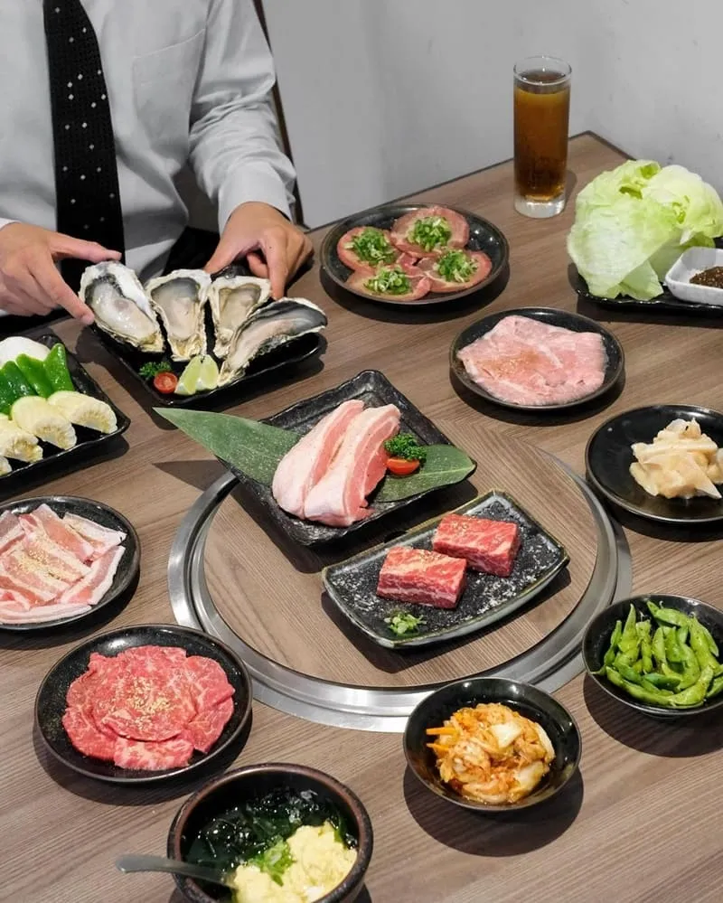 「胡同裏燒肉」新北新店日式燒肉、女王套餐母親節聚會饗宴、寵物友善餐廳、萱Ⓝⓘ推薦!
