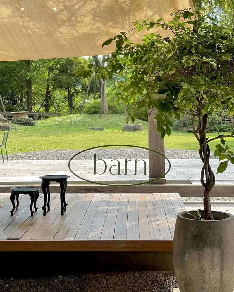 「Barn Stay」宜蘭韓系寶藏咖啡廳！結合咖啡民宿選品店的極美空間、自然與極簡的完美融合、艾莉&傑佛瑞推薦！
