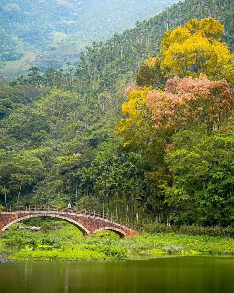 「吉利潭」花蓮光復馬錫山下山中秘境、感受清幽山水環抱、沉浸在如詩畫般桃花源中!