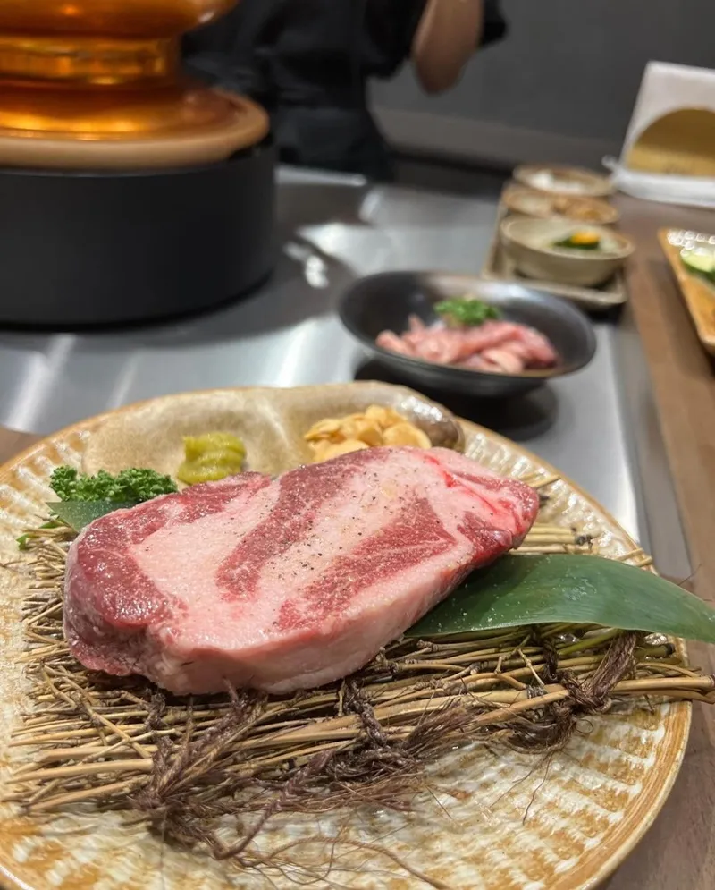 「究極燒肉」台北中山燒肉饗宴！隱私包廂享奢華、桌邊代烤品、鯛魚燒甜點必點、奶油紅豆口感絕佳！
