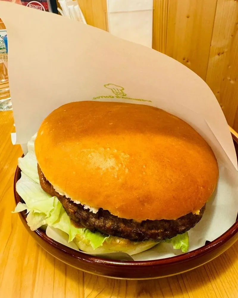 「Komeda’s Coffee台灣店」台北新莊日式早午餐!高級漢堡、總匯三明治、甜點與優惠組合!