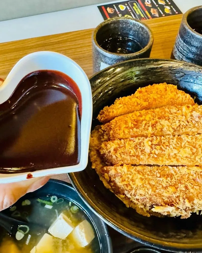 「新丼 長安本店」台北丼飯推薦!無敵巧克力豬排丼、起司熔岩丼!創意丼飯新鮮推出、CP值爆表!