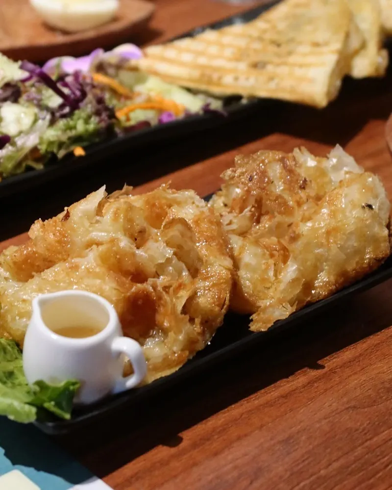 「泰之初Brunch」台大附近泰式早午餐!經典料理令人心花怒放、酸辣湯、煉奶香拉餅必點、學生聚集好去處!