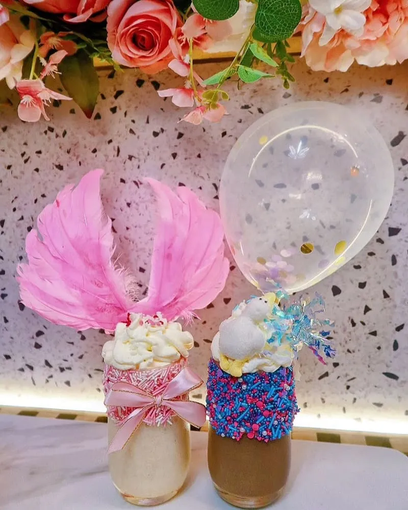 「Wanderlust」香港銅鑼灣熱門新開幕!花蝴蝶夢幻主題、泰式料理、豐富美味!