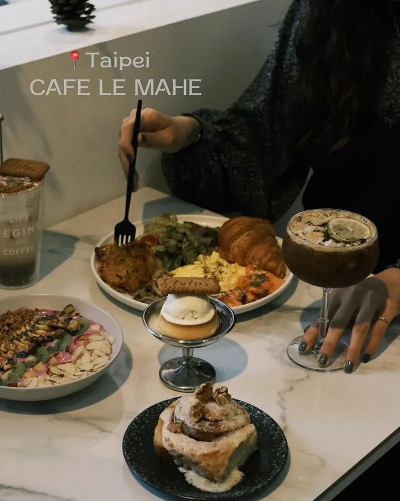 CAFE LE MAHE