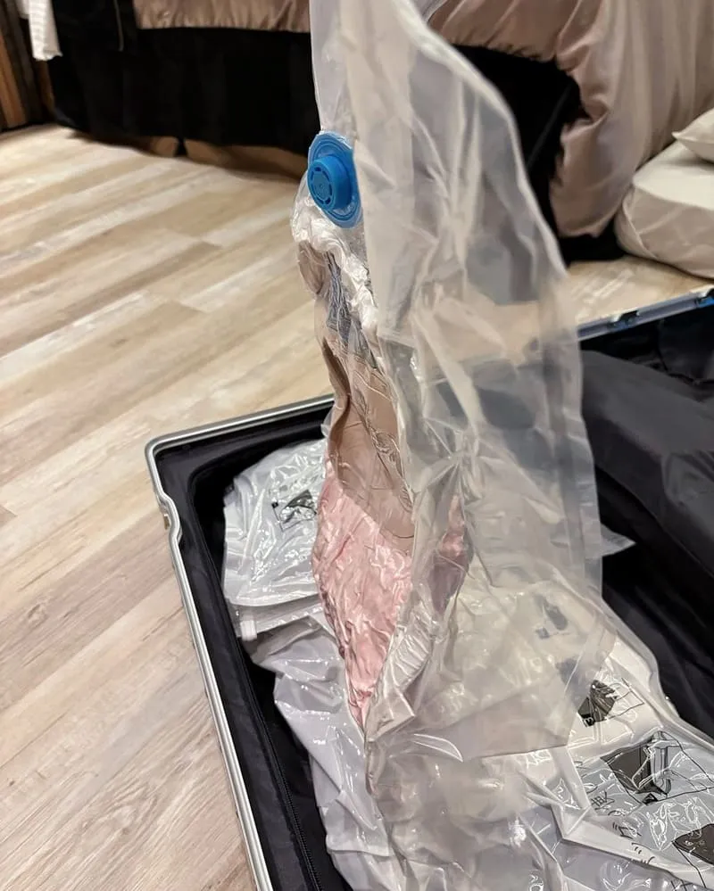 多功能杯架USB充電行李箱