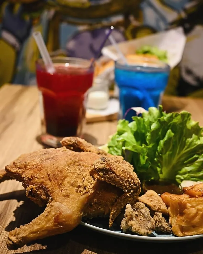 「Bear Junkies熊飲」台北西門町早午餐&酒吧、獨特招牌菜、服務親切、寵物友善餐廳!