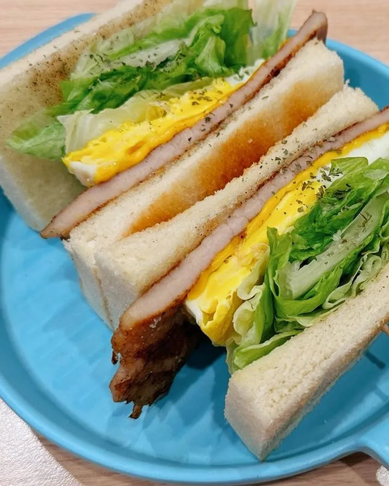 易百分肉蛋吐司