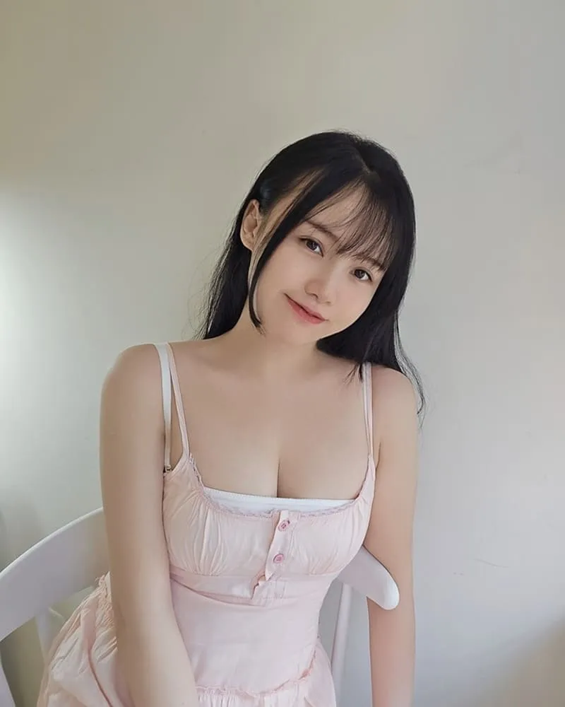 Qmomo你的美胸閨蜜