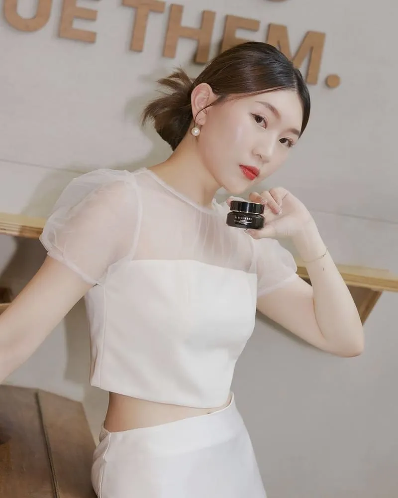 BOBBI BROWN x DREAMERS COFFEE