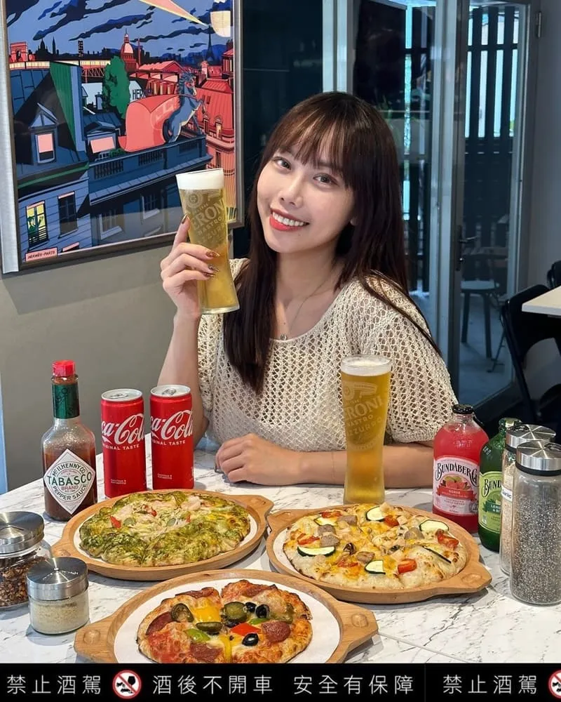 C PICKZA 嘻比薩