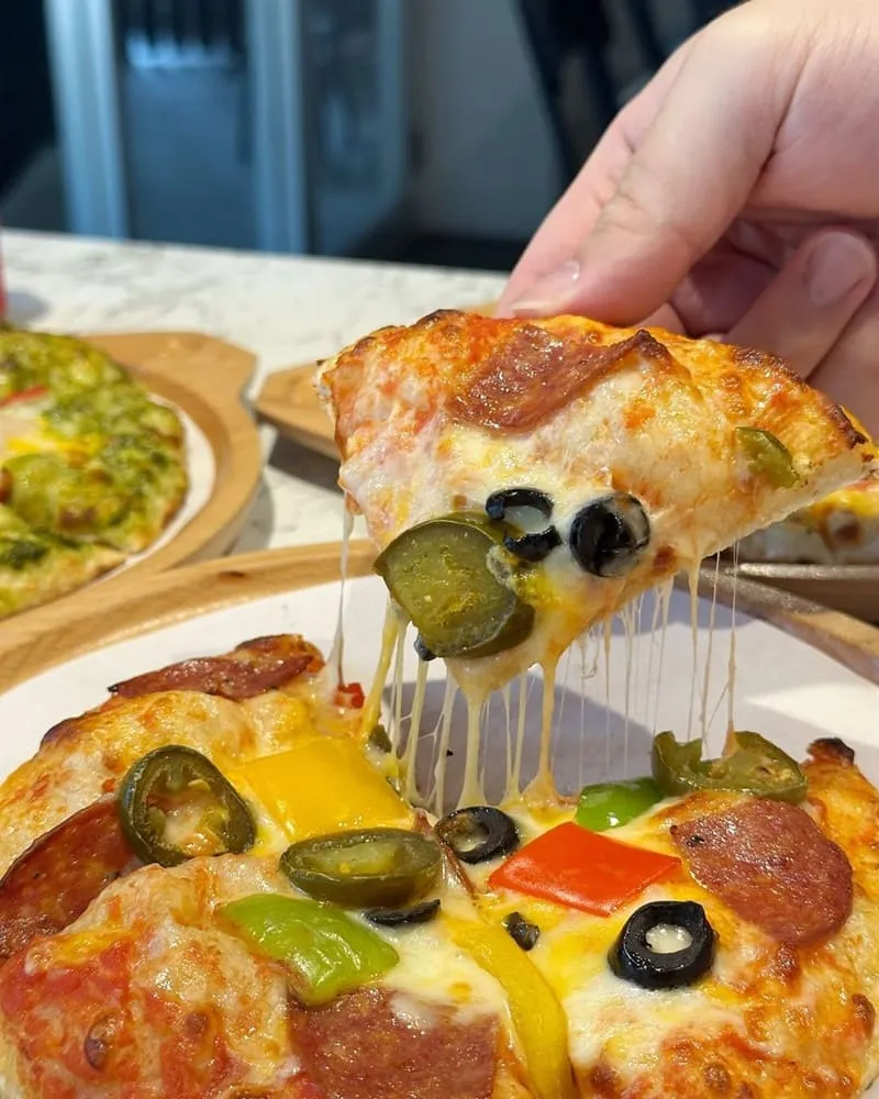 C PICKZA 嘻比薩