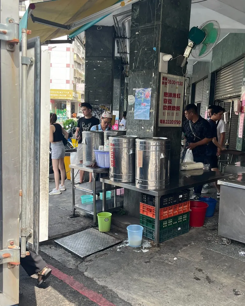 天津苟不理湯包 台中東區浮誇爆汁湯包