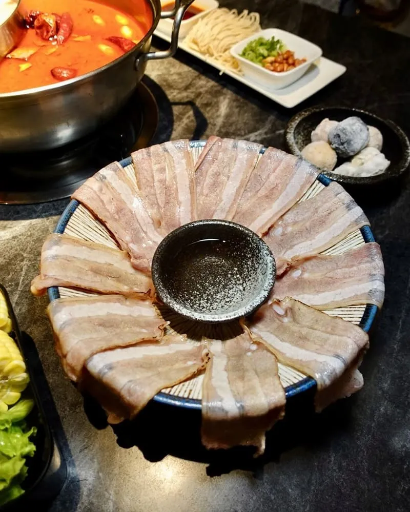 怎麻辣頂級鴛鴦鍋