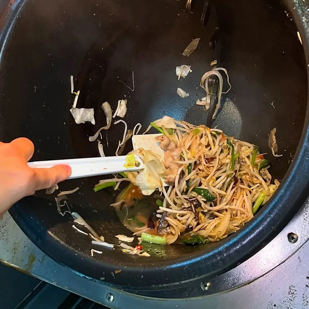 羅酷ai機器人炒蒙古烤肉