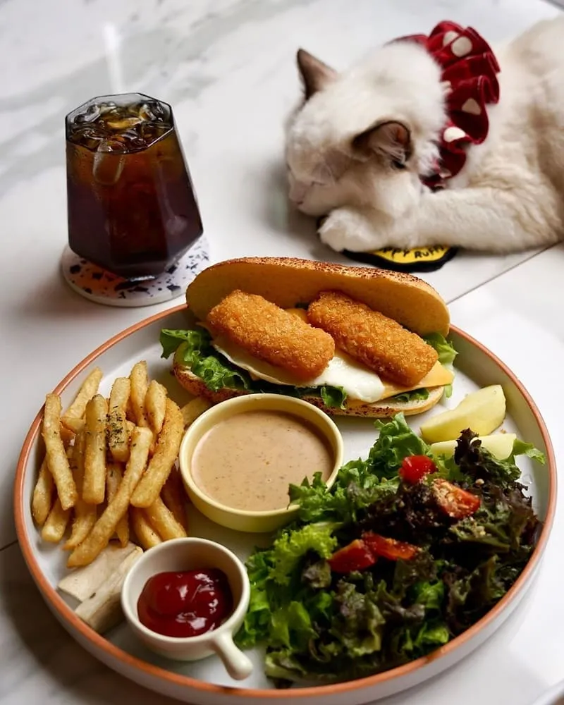 Paws Cafe