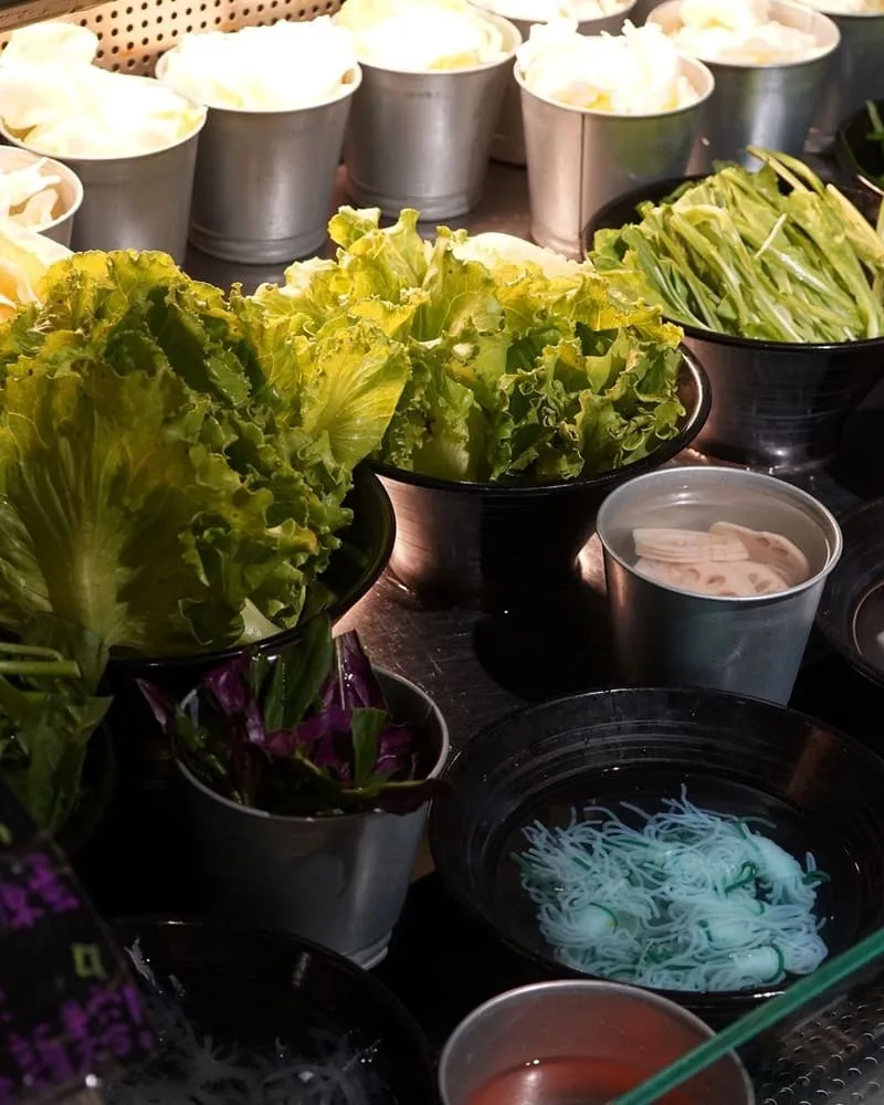 「旬味自然鍋物」台北信義秋冬火鍋推薦!小農蔬菜吃到飽、黑蒜頭蛤蜊雞湯鍋、養生又美味!