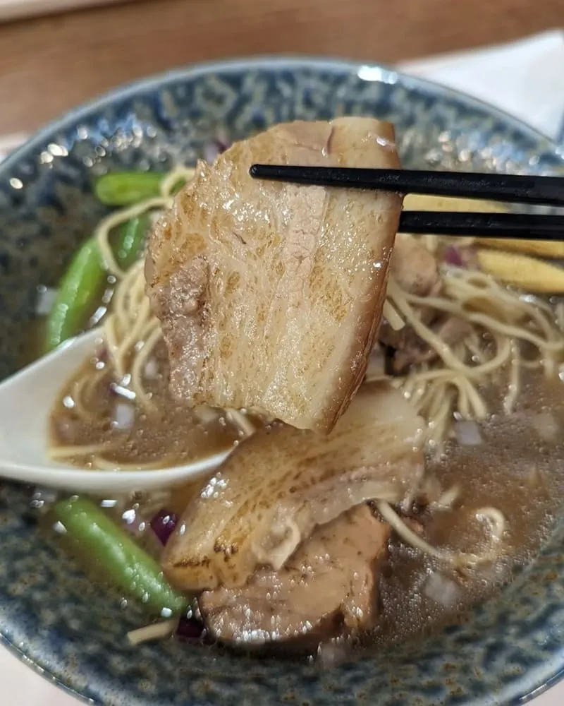 顏氏肉骨茶