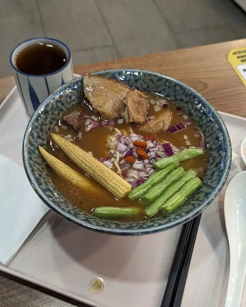 顏氏肉骨茶