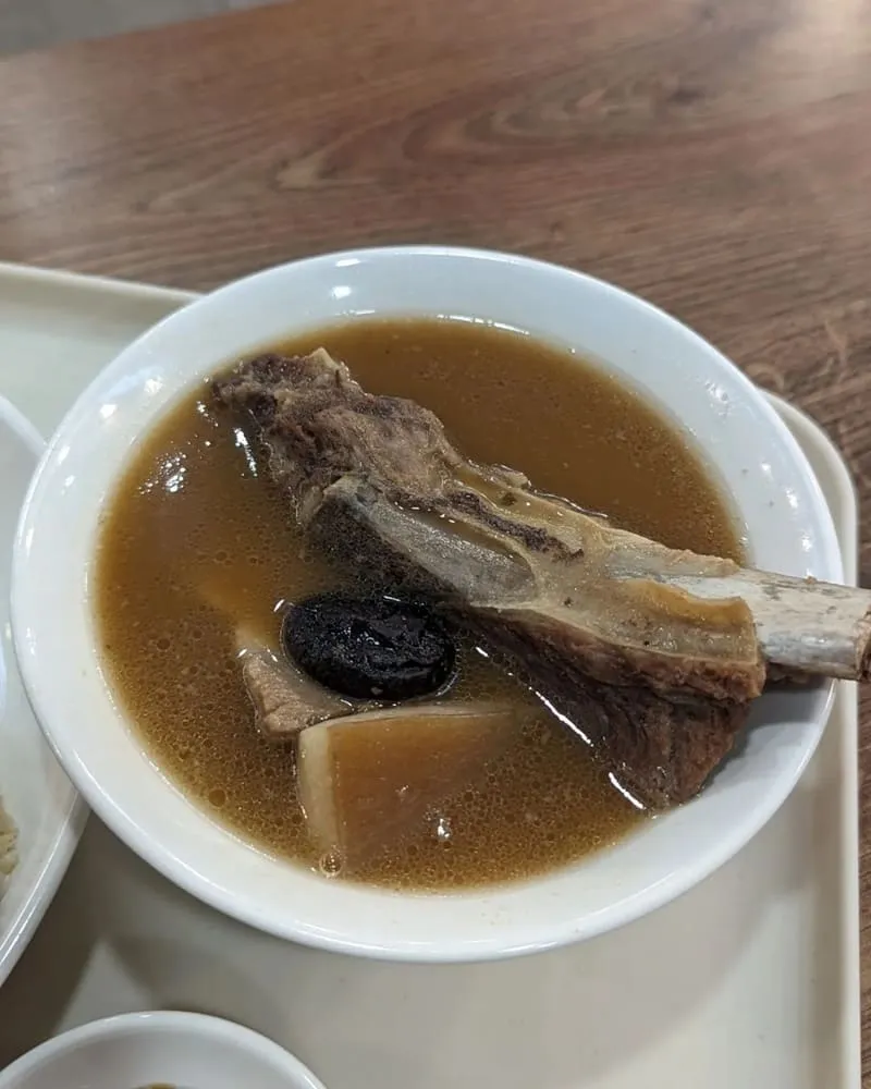 顏氏肉骨茶