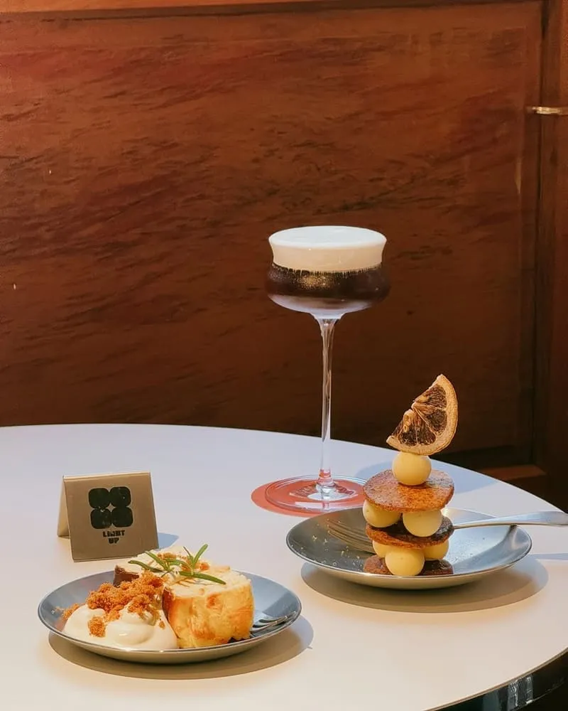 Light up cafe&bar