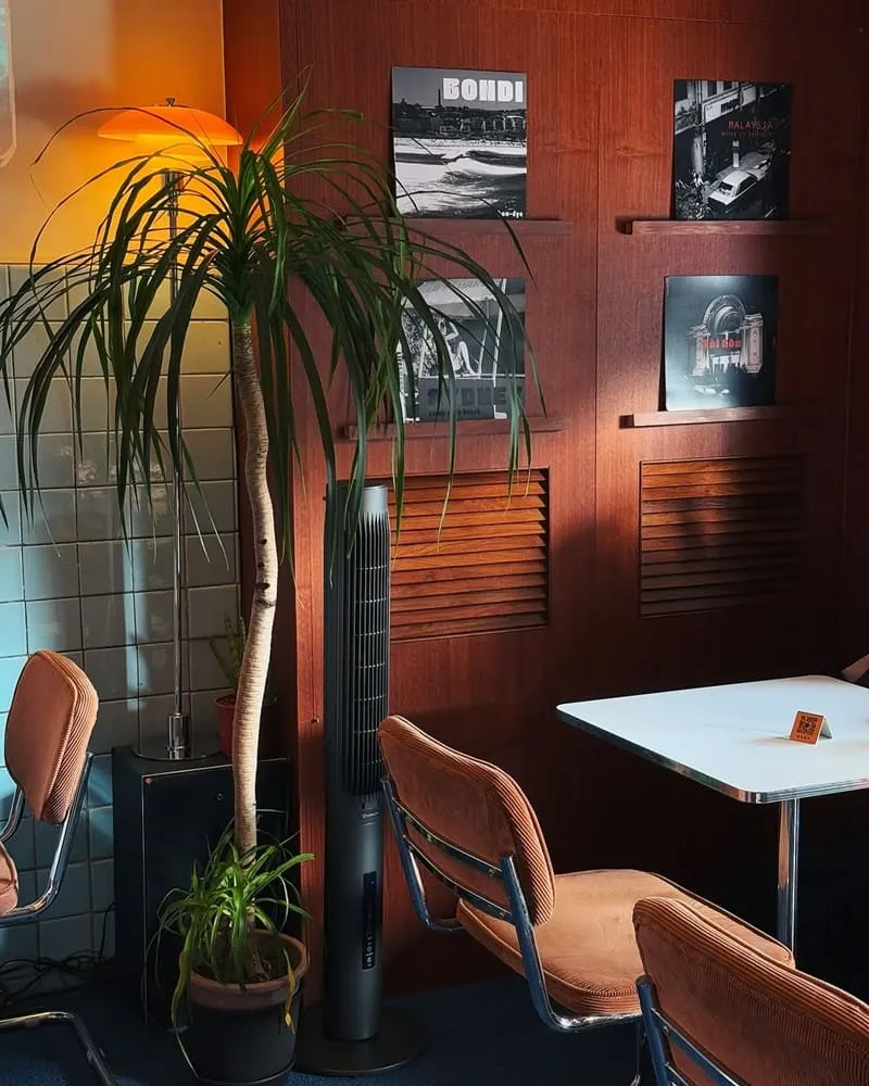 Light up cafe&bar