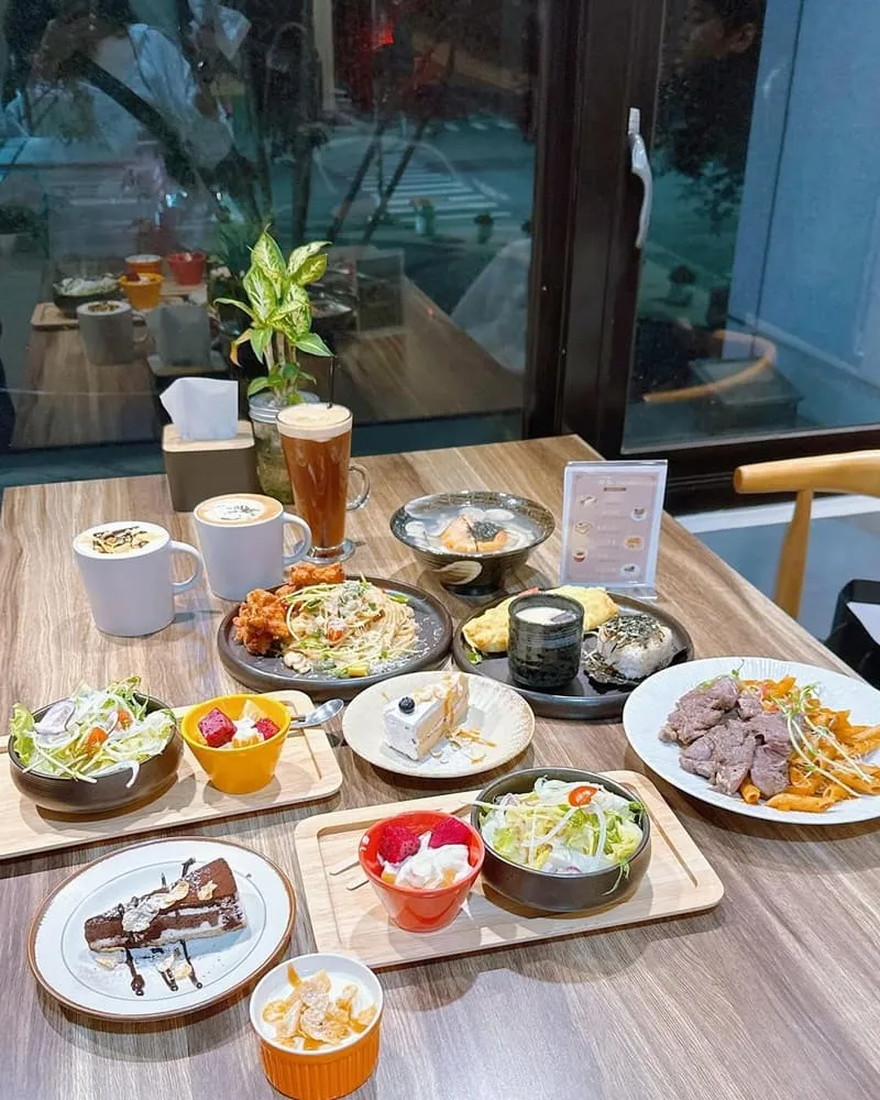 在樓上Tilauting Brunch