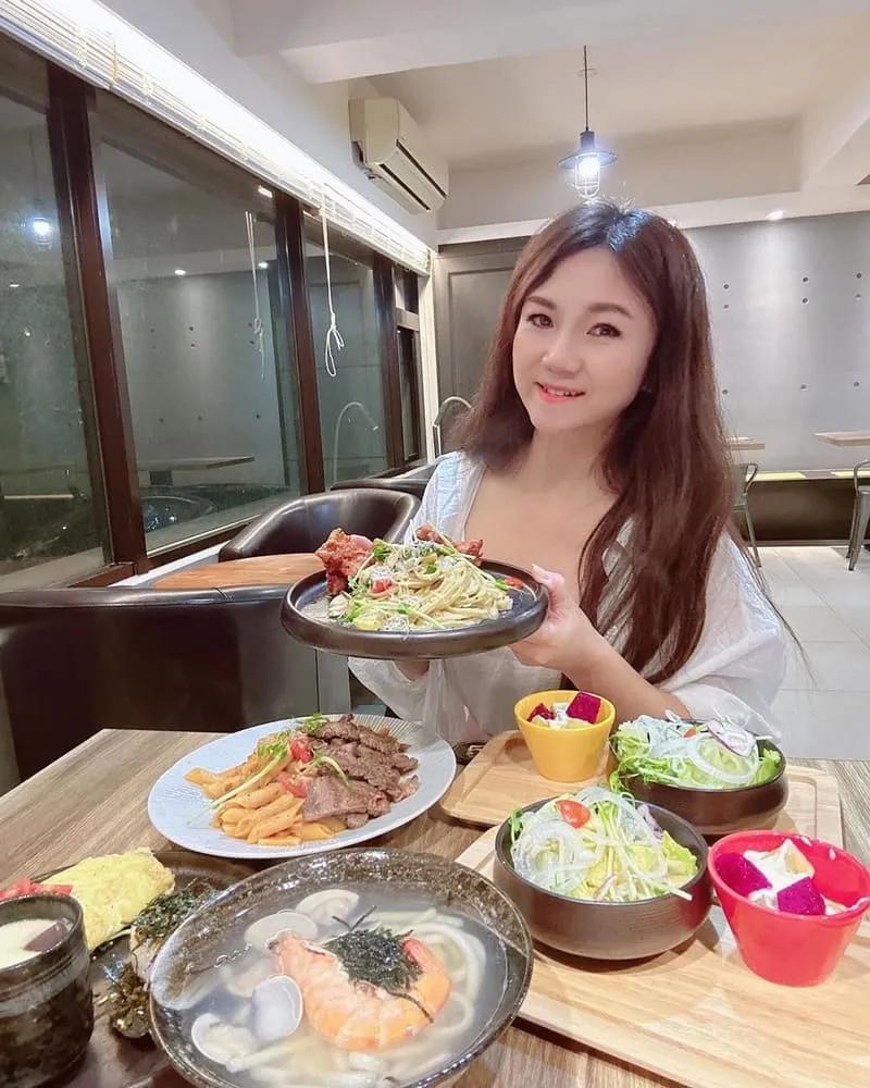 在樓上Tilauting Brunch