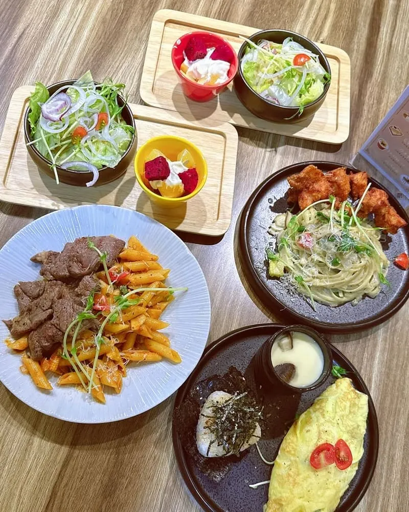 在樓上Tilauting Brunch