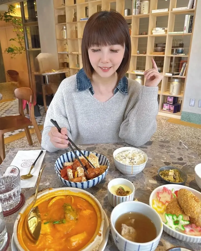 湯明茶樓