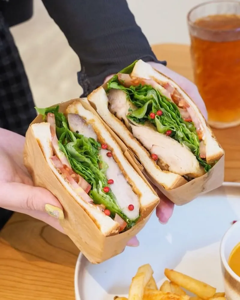 Aki Deli