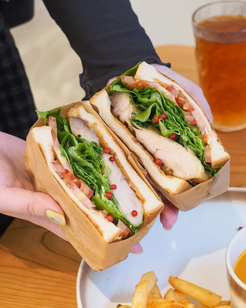 Aki Deli