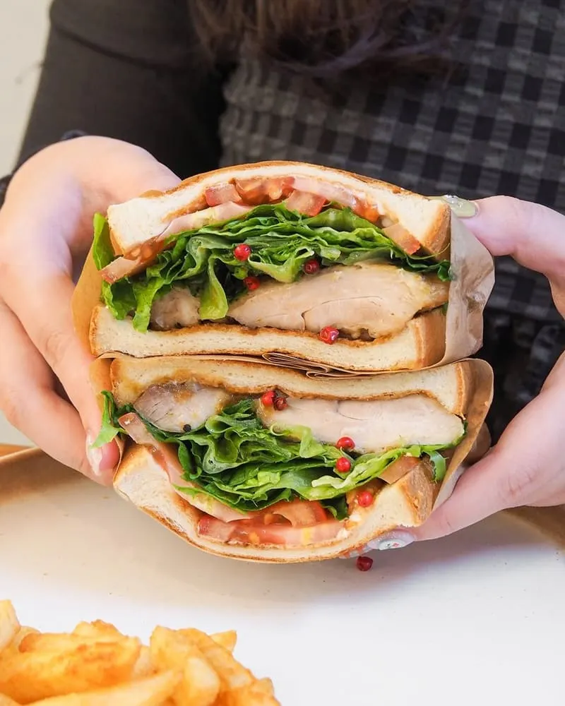 Aki Deli