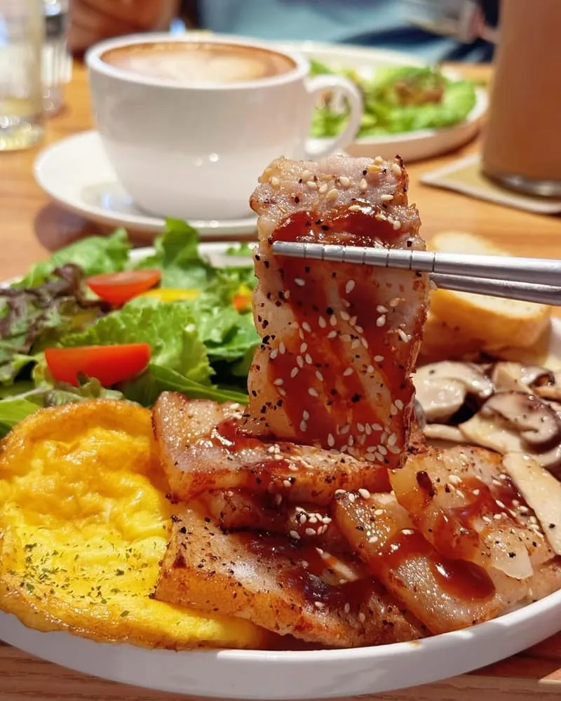 梨長辦公室 Uncle Lee’s CAFE