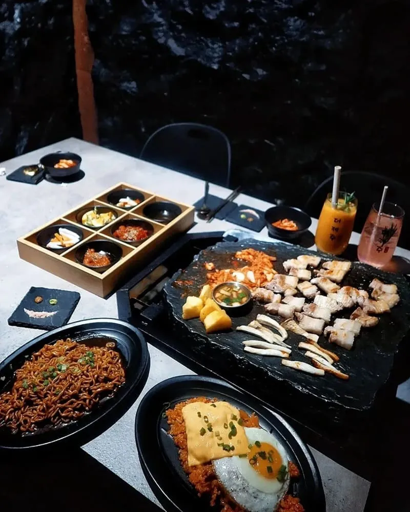 THE JEJU 韓式六宮格前菜拼盤