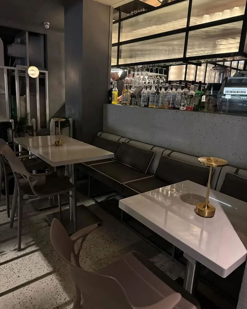 MERCER BRUNCH 台北店壁爐造景與開放式包廂