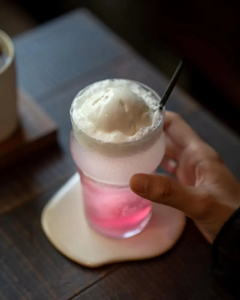 ゴゴ台所自製紫蘇氣泡飲與甜點組合