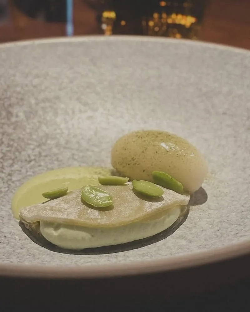 HUGH dessert dining