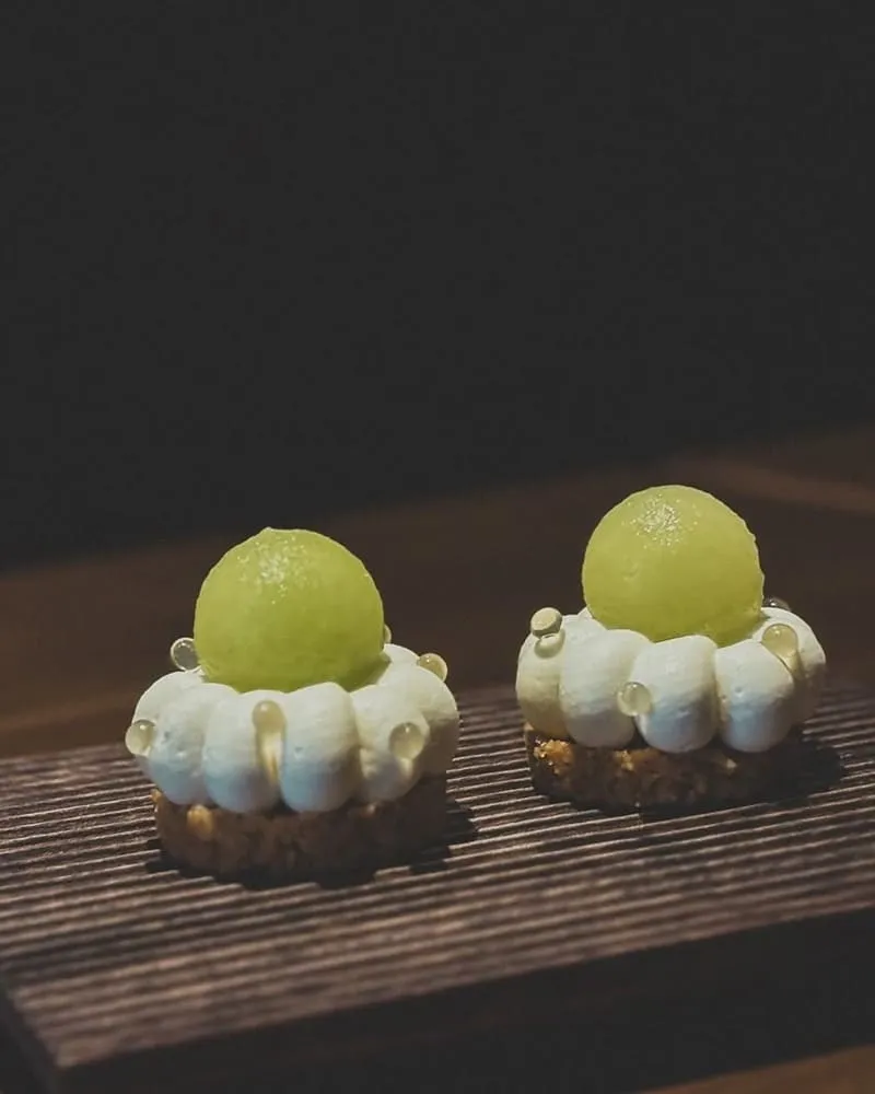 HUGH dessert dining