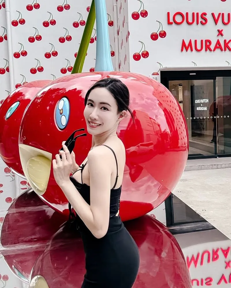 LV x 村上隆微笑櫻桃快閃店 首爾