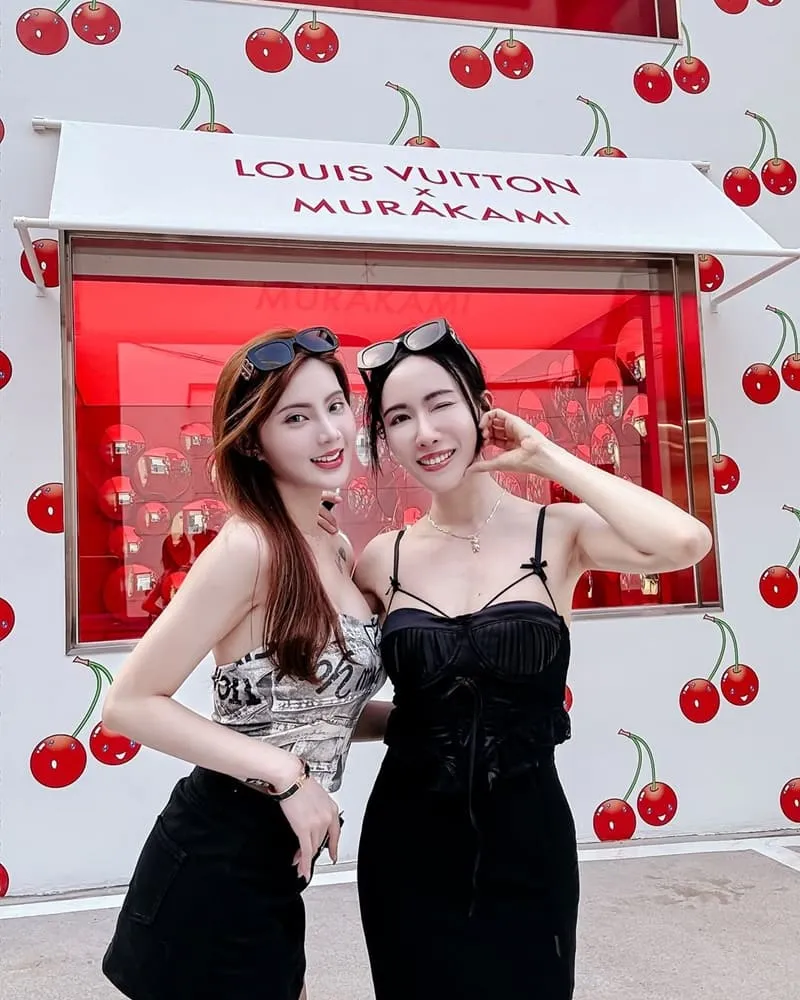 LV x 村上隆微笑櫻桃快閃店 首爾