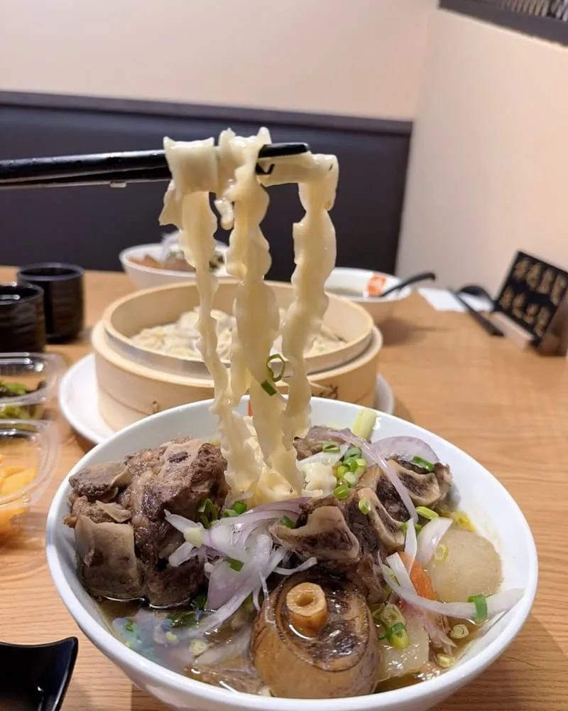 犒麵飯小籠包