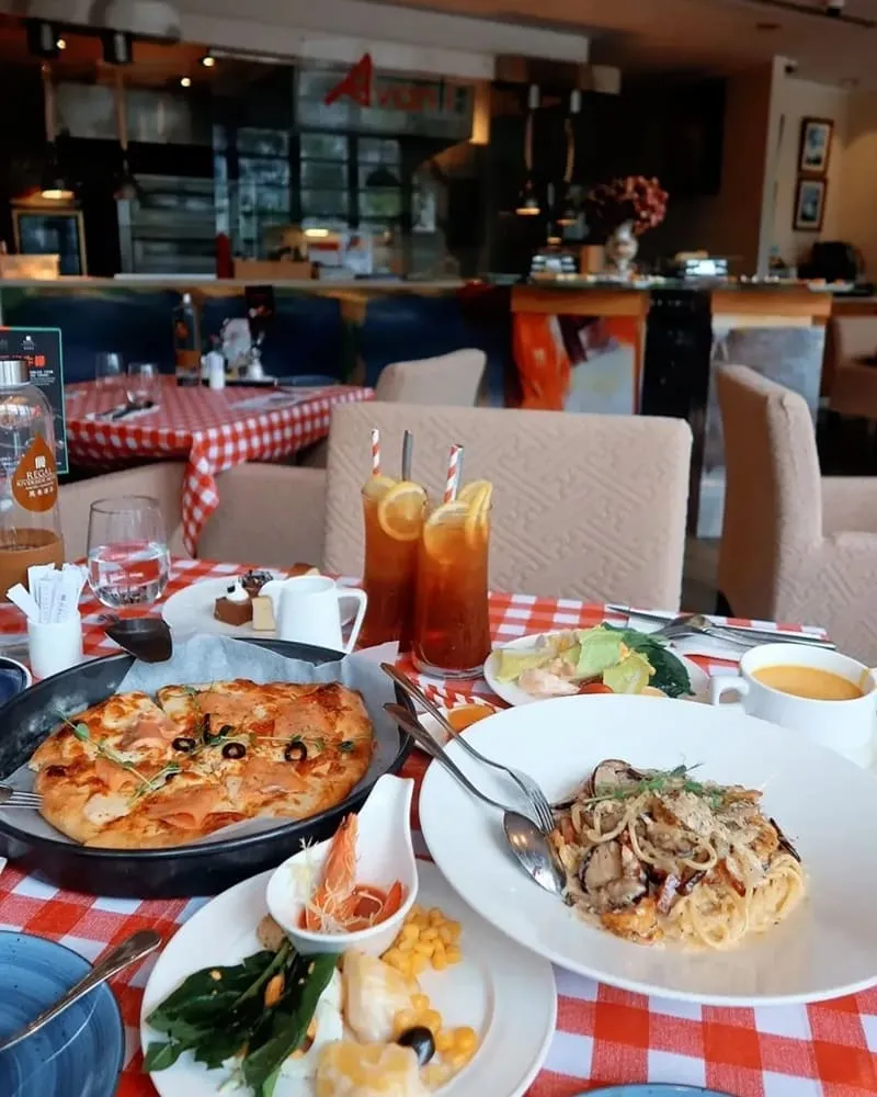 Avanti Pizzeria意廊