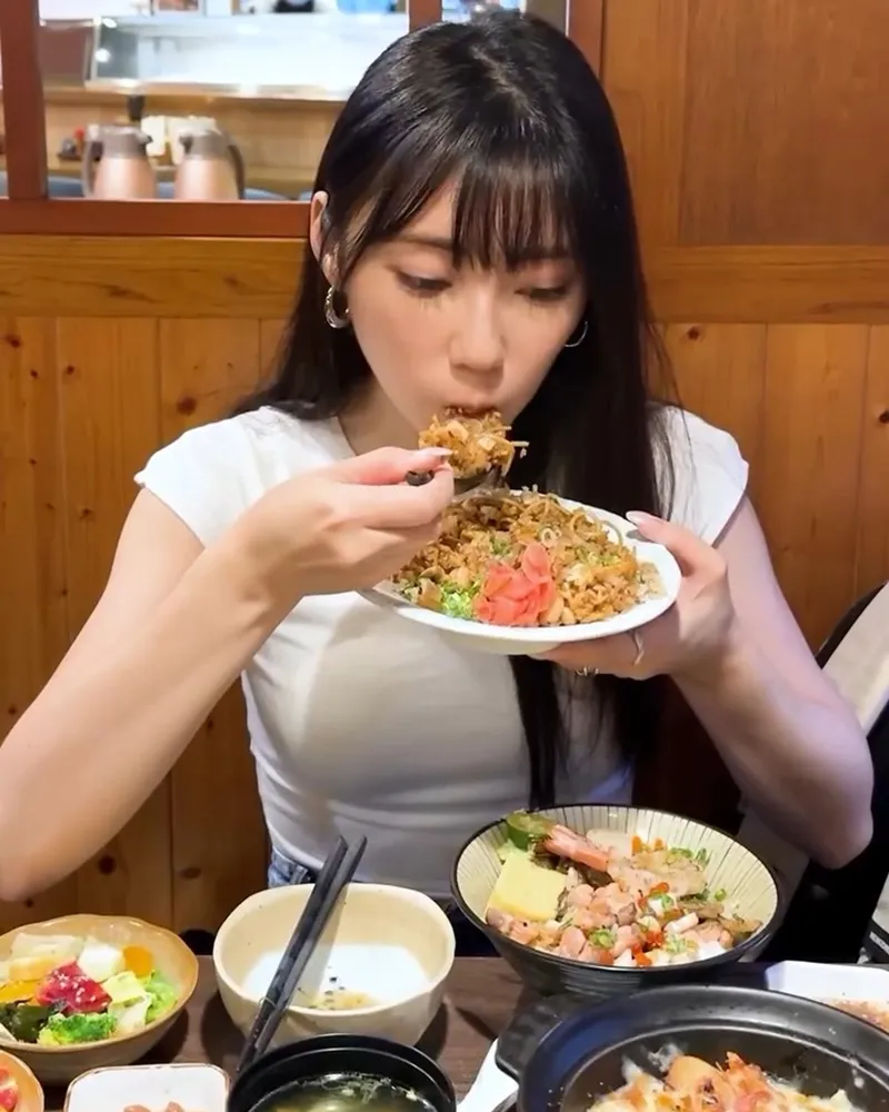 御浜川食事處