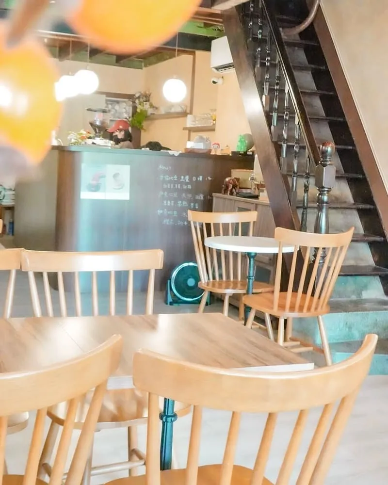 Les Amis café 樂瑞比咖啡